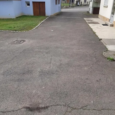 Hébergement de vacances Maison De 3 Avec Jardin Amenage Et Wifi A *